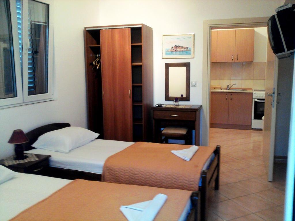 Oaza Guest House Sveti Stefan Zimmer foto